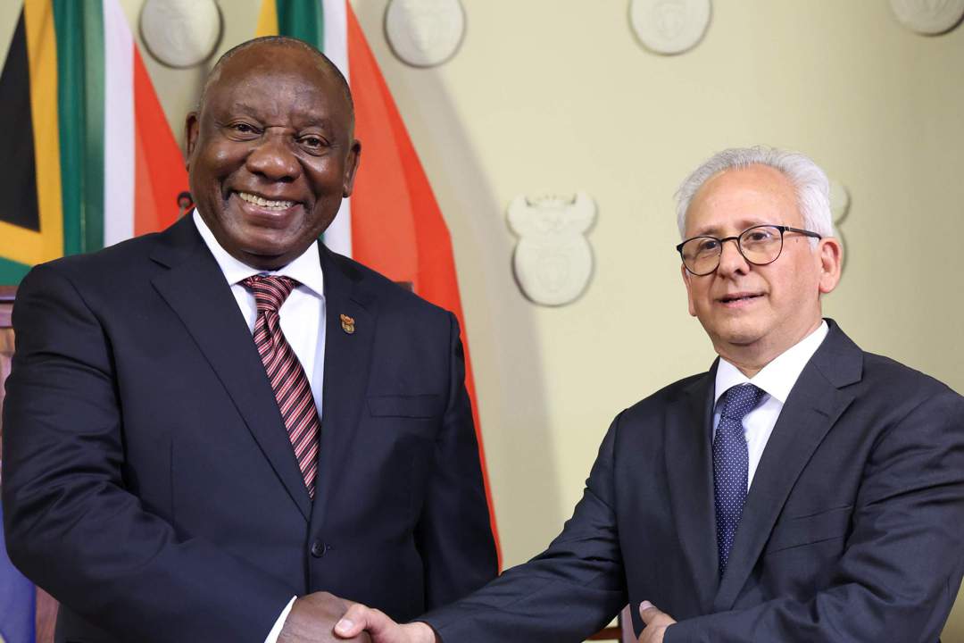 ISephara's tweet photo. Wait a minute! 

Can we get a list of all the security companies who have gotten part of the R600 million tender for the 30th of June.

Can we also get a list of how much each company is going to receive. 

Can we also get to know how the companies were chosen. https://t.co/fru6kSwQ6s