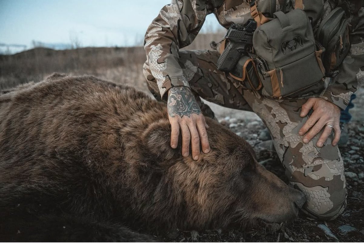 OUTDChannel's tweet photo. Do you support @codyjohnson's recent successful grizzly hunt that lead to a record bear. 

Congratulations Cody!!!

📸@jcolstonmedia https://t.co/6TblTFIzkT