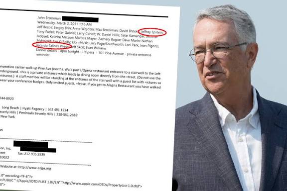Fer2_4T's tweet photo. #LaPerritadeTrump aparece en los correos de #EpsteinFiles
Siii donde mencionan que comen, violan y descuartizan niños para adorar al demonio Baal.Eso si está documentado por la justicia estadounidense no es  chisme de vecindad y aunque fuera ser gei no es malo 
#FelizMiércoles https://t.co/B7R4FkEWjQ