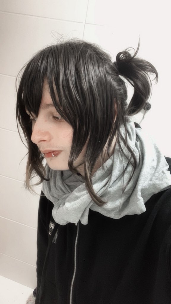 ivanreamo's tweet photo. Incrivel a semelhança que eu tenho com o Kokichi de Cucutsu Bostaisen, além de sermos literalmente iguais... temos o mesmo mindset, ambos só queremos sair do quarto escuro e amar uma menina gentil e querida… bizarro '-' ele me representa muito, somos dois diabos nesse mundo. https://t.co/wpsonAXTHI