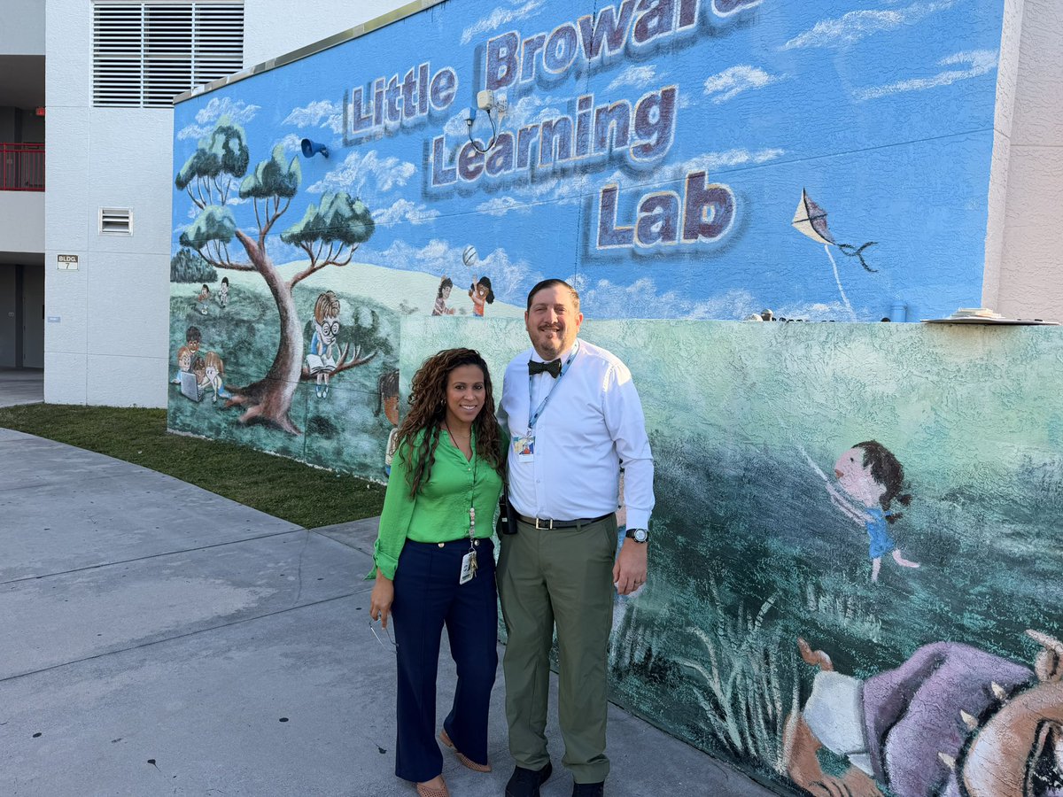 JSoto_IntPrin's tweet photo. Day 3: We didn’t plan to match, it just happened. 😄
That’s what happens when a leadership team is in sync! Proud of what we’re building together! Strong teamwork &amp; lasting friendships! Great job to on today’s Discipline Assembly! #summersoar #leadershipdevelopment https://t.co/rBpAu2W4YB