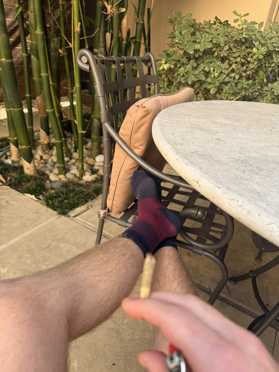 EmperorBarry69's tweet photo. Naked joint will always play #worksocks https://t.co/4QTIPUf0oy