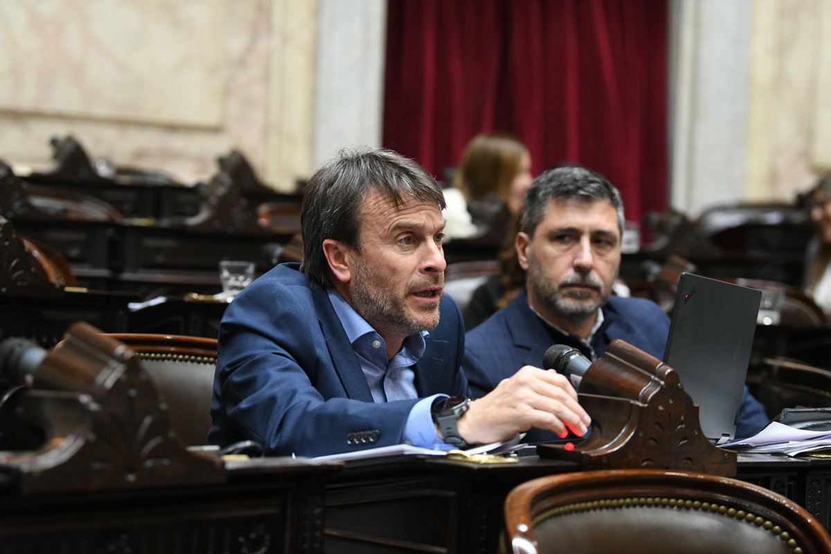 DiputadosAR's tweet photo. @MartinMatzkinLP @AdrianRavier @NYGBertie @ItaiHagman @RominaDelPla @MiguelPichetto @ZapataDiputado @HugoYasky @NicolasdelCano @Vsiley @SilvanaGiudici @nestorpitrola @maxiferraro @LisandroNieri: “El balance del RIGI es sumamente positivo. Los proyectos aprobados son del orden de treinta mil millones de dólares y con una creación de cincuenta mil puestos de trabajo de forma directa o indirecta”. https://t.co/oYlX1Gpmek