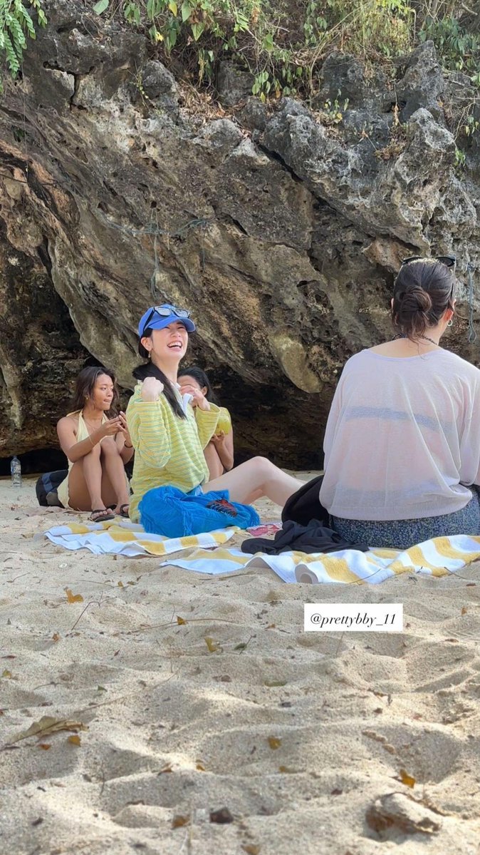 mcirxx's tweet photo. CANTIK BANGET! OP KETEMU BELIAU DI BALI 😭😭😭😭😭 SO LUCKYYYY https://t.co/GBnCGnz4h6