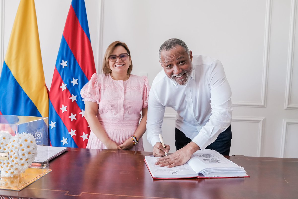 MagdalenaGober's tweet photo. Margarita Guerra, gobernadora del Magdalena, inicia cambios en el gabinete departamental.

La Gobernadora del Magdalena, Margarita Guerra, inició cambios en su gabinete departamental, con el nombramiento y posesión de nuevos secretarios en Hacienda, Privada y Oficina de Cultura. https://t.co/HeGZhPiO9d