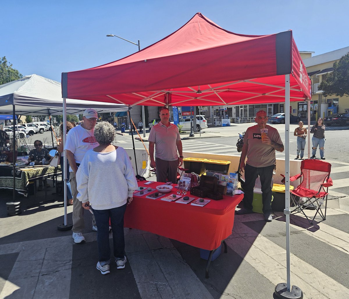 apologistdb's tweet photo. Turning my friends from Grace Bible Church Hollister to share the gospel at the town farmers market. Prayers appreciated. https://t.co/kVdBLqbW0j