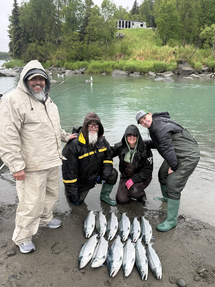 iKingoftheRiver's tweet photo. Fishing on Alaska’s Kenai Peninsula is heating up, and now is the perfect time to book your trip!
Prime dates are filling up fast. 
Call Christie to book the fishing trip of a lifetime. 907-279-3474

#fishalaska #salmonseason #summertime  #visitsoldotna  #travelmore #fishingfun  #experiencelife #outdoors #fishwithus