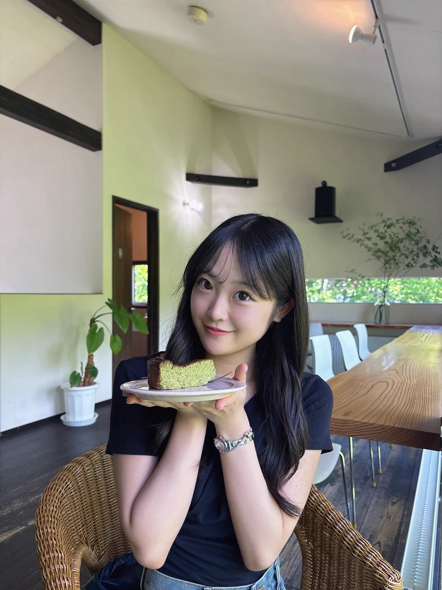 髙橋舞桜(AKB48 21期研究生) auf X: „16歳になりました🤍🤍“ / X