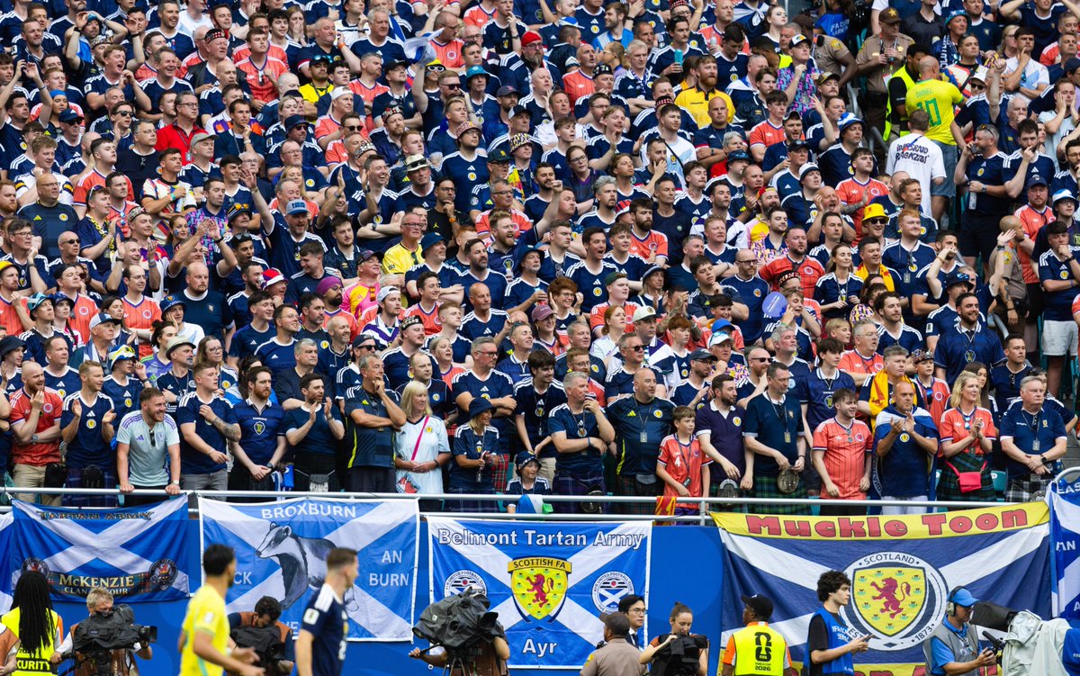 ScotlandNT's tweet photo. Backing us to the hilt tonight 👏 🏴󠁧󠁢󠁳󠁣󠁴󠁿

#SCOBRA | #FIFAWorldCup https://t.co/2xVPx7axQF