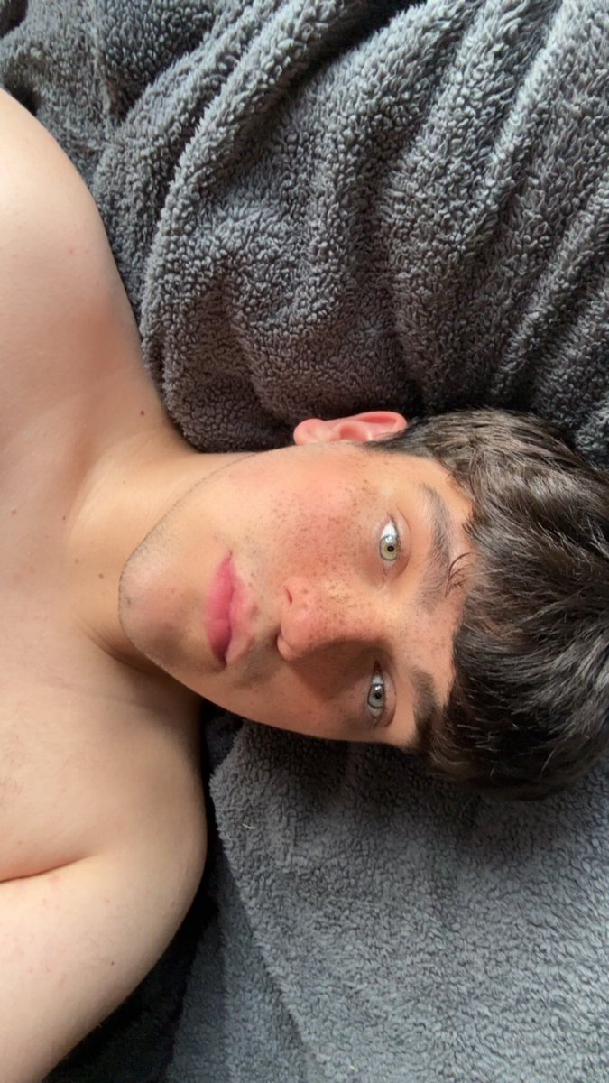 samphillipsX's tweet photo. Need A Cuddle Buddy.. Care To Join Me? 👀🤭 #mlm #gay #gayuk https://t.co/AhUxiqVEzV