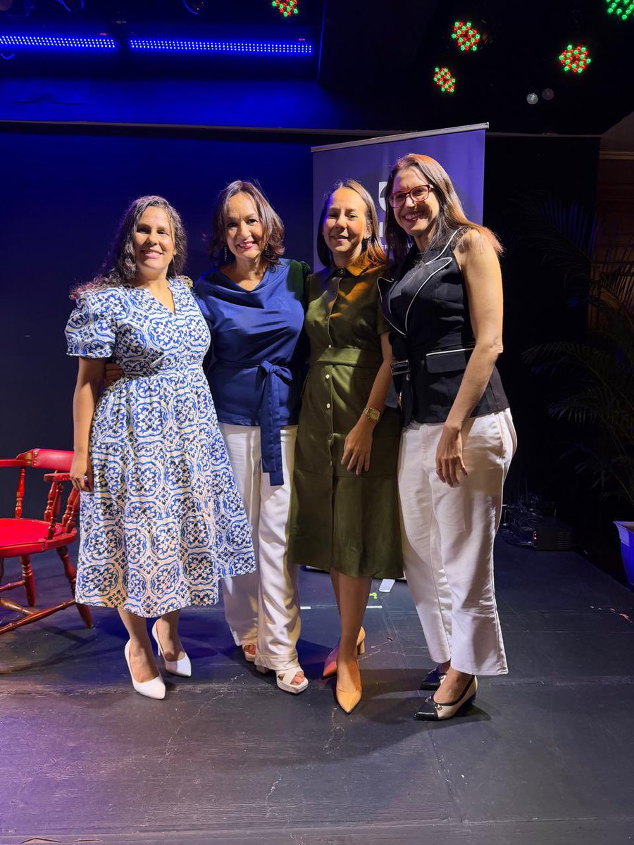 dsantag's tweet photo. Felicidades @ladyreyesng por la 2a edición de La Peña Intercativa de @encuentrosrd.

En tiempos donde la comunicación suele verse reducida a métricas, plataformas o inmediatez, espacios como este nos recuerdan que comunicar sigue siendo un acto de liderazgo. https://t.co/bRmHkma2O1
