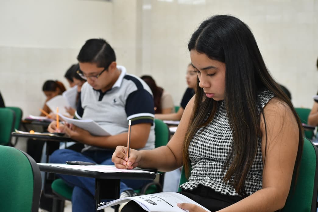UJAT's tweet photo. La UJAT publicará los resultados del examen de admisión el próximo 7 de julio

La Universidad Juárez Autónoma de Tabasco (UJAT) dará a conocer de manera oficial los resultados del examen de selección para el ciclo escolar 2026 el próximo 7 de julio a las 11:00 horas, informó la directora de Servicios Escolares, Cecilia García Muñoz Aparicio, tras concluir con éxito la jornada de evaluación a la que asistieron un total de 11 mil 607 aspirantes en las distintas divisiones académicas.
https://t.co/hxy1Q9S0le