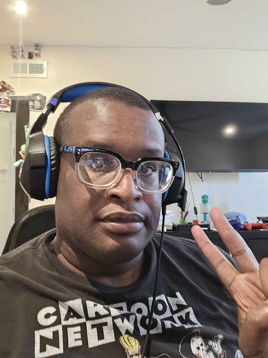 Enigames87's tweet photo. Just got home from my errands. And now im live on https://t.co/m1KXIVzWOR. Yeah I was late. Forgive me for being delayed https://t.co/IoanXQTJvP