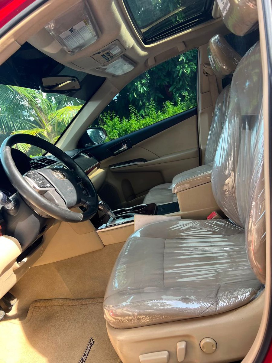 ibeeAutos_'s tweet photo. Registered 2013 Toyota Camry XLE ‼️📌
2023 entry
Thumbstart 
Sunroof 
Navigation screen and reverse camera
Bluetooth Enabled
Sharp first  body
Price: ₦11.2m
Outright Purchase or Swap Deal
Engine:4 plus Performance
Gear: Smooth and Untouched 
Ac: Super Chilling
Location: Surulere https://t.co/Bot5Q0NJQ8