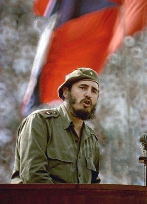 JHGcasanova's tweet photo. #Fidel : “A los que duden de lo que hacemos, de las cosas que queremos hacer y la forma en que lo estamos haciendo, sin pretender ser sabios, que no les quepa duda de que seguiremos siendo socialistas y comunistas”.
#CubaEstáFirme https://t.co/77erU5lt59