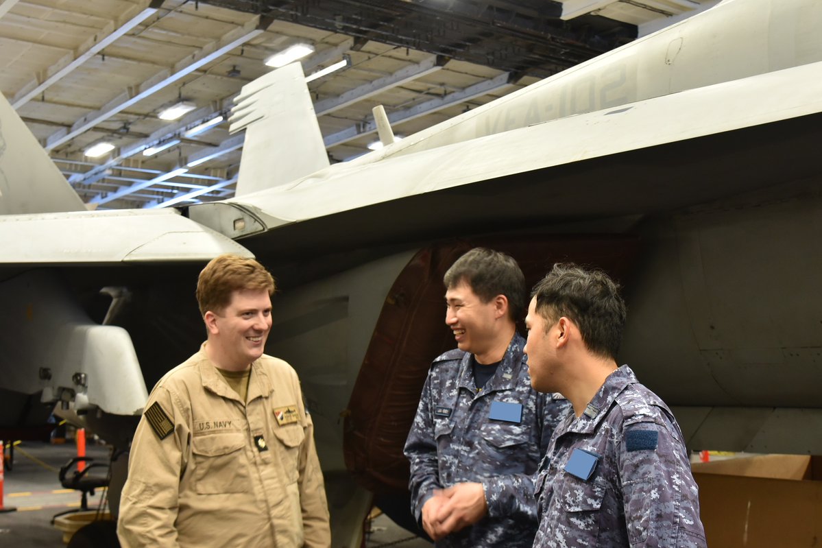 JMSDF_SUF's tweet photo. 「しらぬい」は、日米共同訓練に従事しました。
海上自衛隊の戦術技量の向上及び米海軍との相互運用性の向上を図り、日米同盟の抑止力、対処力を強化しました。

#しらぬい #水上艦隊 https://t.co/C2rRfID3X4