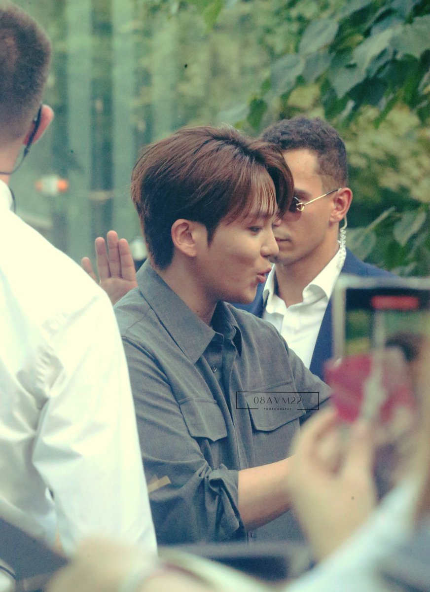 08avm22's tweet photo. Our genius main vocalist Choi Jongho is finally making his fashion week debut and of course in Paris. As an atiny i had to come and see him on his big day.

Welcome to the PFW family, Mon "Ami" Jongho.

#ATEEZ #에이티즈 #JONGHO #종호 #AMIPARIS #PFW @ATEEZofficial @amiparis https://t.co/kMHeClhx23