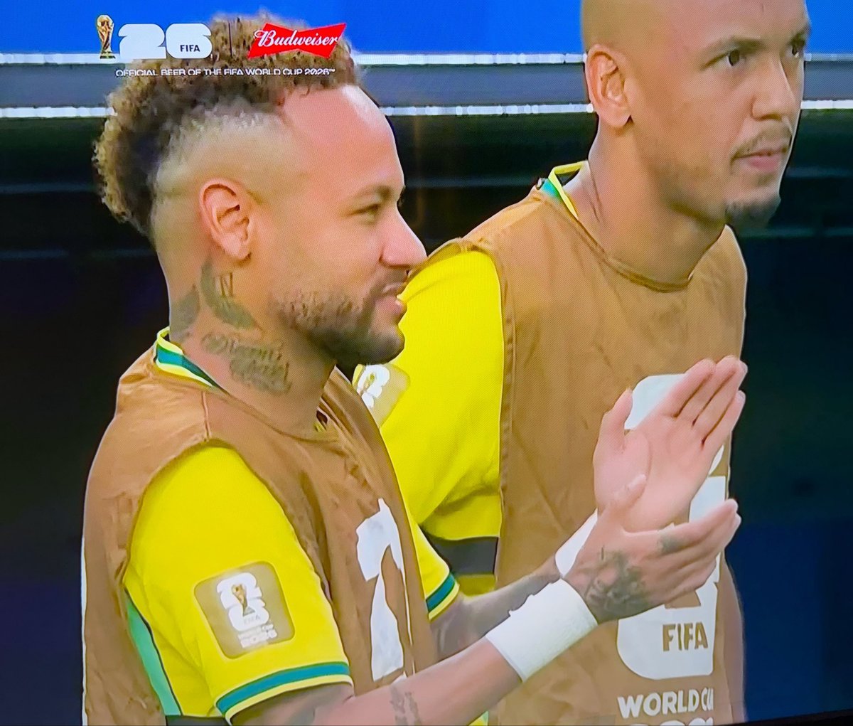 it_Rutie's tweet photo. Even Neymar had to stand up and clap for Vinicius Jr. 🇧🇷🔥 https://t.co/cdn9gcg3W2