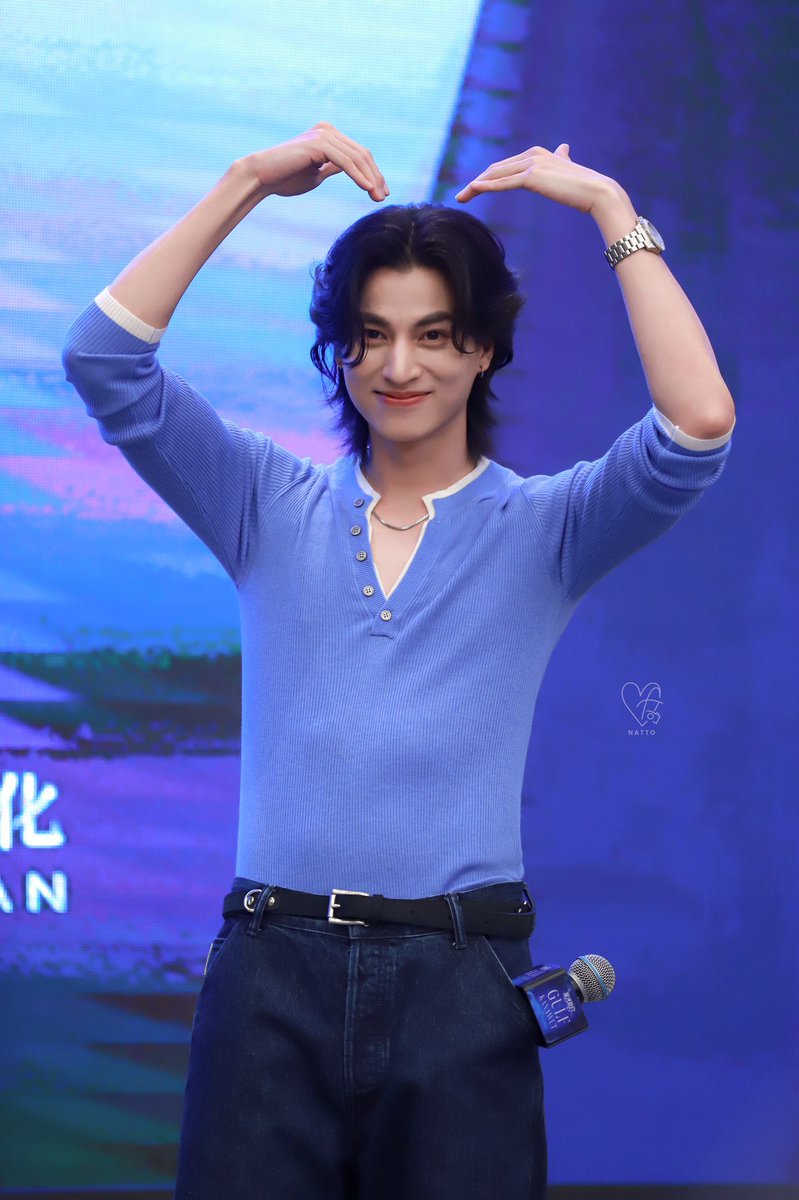 praphai79361078's tweet photo. 🌻Gulf morning 🌻ครับลูกชาย
วันนี้มีความรักมาให้ มีความห่วงใยมาฝาก มีความคิดถึงมากๆมาส่งให้นะลูก🫶🫶❤️รักกลัฟนะครับ❤️

GULF KANAWUT 
#GulfKanawut #กลัฟคณาวุฒิ 
@gulfkanawut #ลูกบอลของคุณบิ๊กกลัฟ #phiBalls https://t.co/66amrfFNlQ