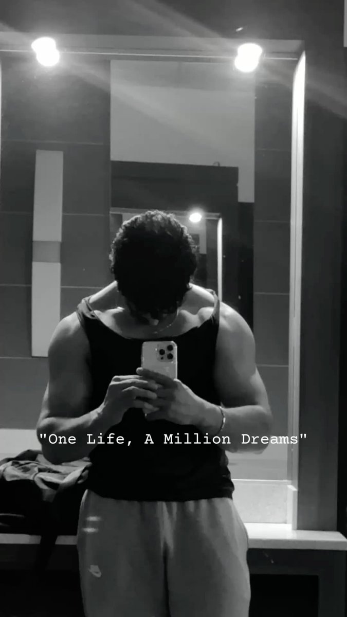 danieliykn8's tweet photo. One life, a million dreams https://t.co/AY4SB2OWP5
