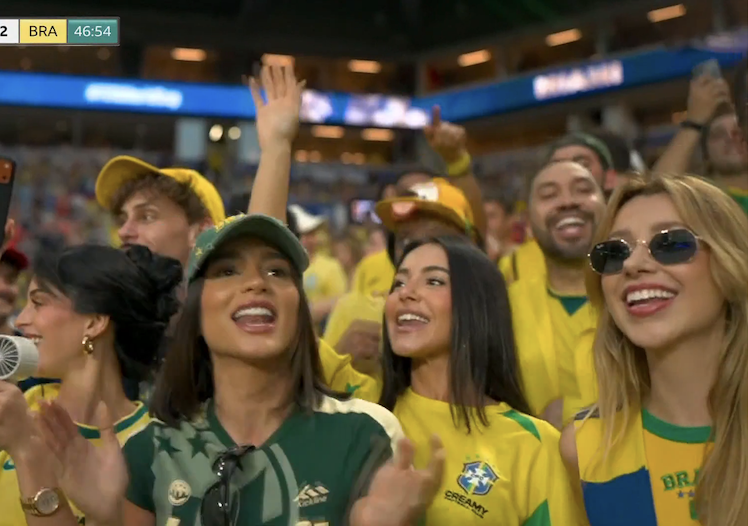 TouchlineX's tweet photo. 📸 - THESE 4 BRAZIL FANS ARE LOVING LIFE! https://t.co/Vu42wG30Jf
