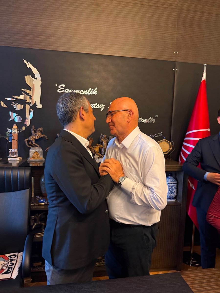 CEMALSENERCHP's tweet photo. HORTUMCU MAHMUT..

Neler oluyor.?
Bu nedir?

Yaşasaydılar 
Kerem ile Aslı
Ferhat ile Şirin sizi kıskanacak ..

NOT:
Fotoğrafın aslı yan taraftadır.. https://t.co/Yc8M9EHf9l