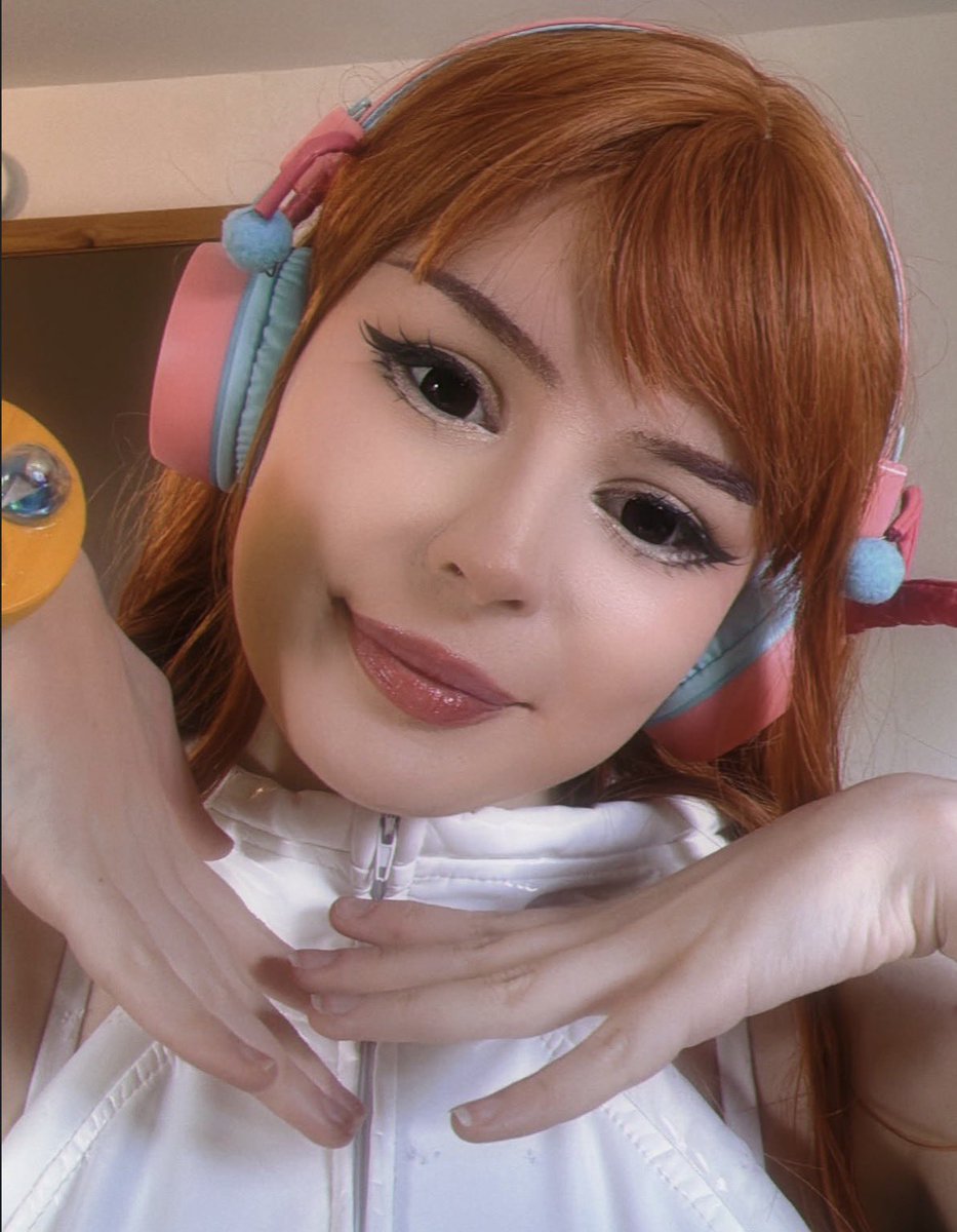 okaydanaka's tweet photo. my nami makeup look :3 
#nami #cosplay #onepiece https://t.co/LIqRIGgeeO