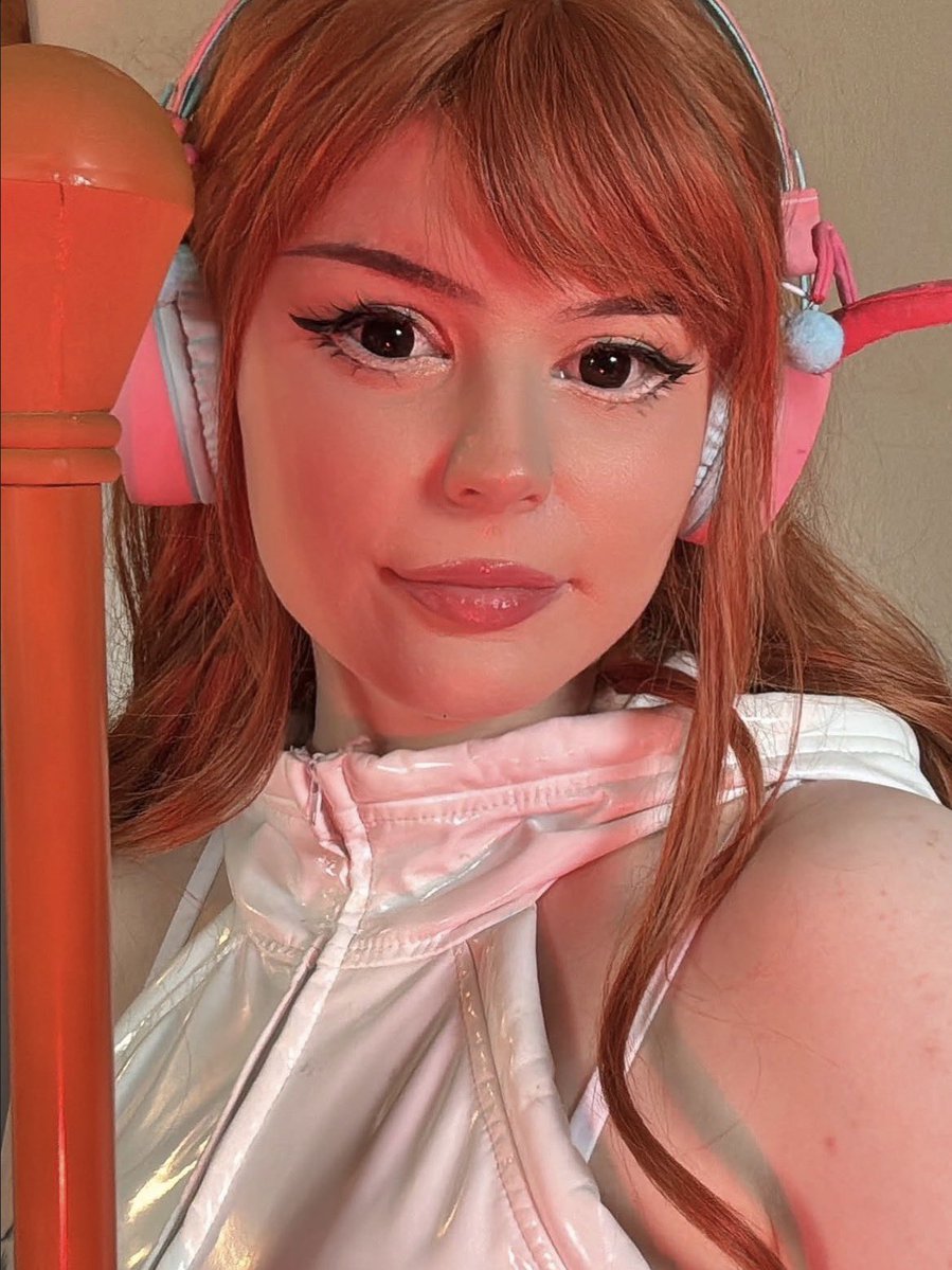 okaydanaka's tweet photo. my nami makeup look :3 
#nami #cosplay #onepiece https://t.co/LIqRIGgeeO