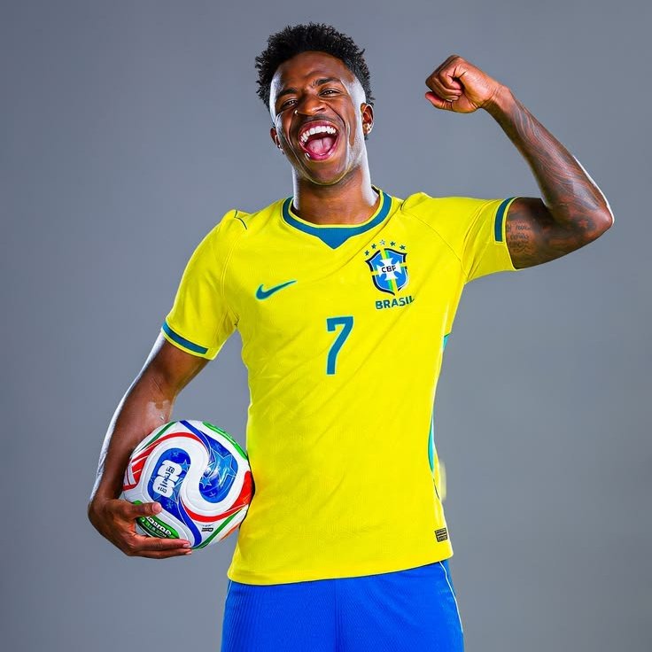 zzombiebea's tweet photo. Vini Jr sobre o gol contra Escócia. 

⚽️: “Esse gol foi em homenagem a única pessoa loira da minha vida” 

🎤: “Virgínia?”

⚽️: “Não po, foi para a Aigis https://t.co/Ufod7K1AJs