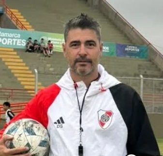 Gonzaaorellano's tweet photo. Tras la salida de Alan Capobianco, Damián Castellanos es el NUEVO DT de la #Reserva de #SanLorenzo. Dirige el sábado su último partido en la 5ta división de #River y el próximo lunes estará al frente de la categoría cuerva. https://t.co/BdbUWvC14t