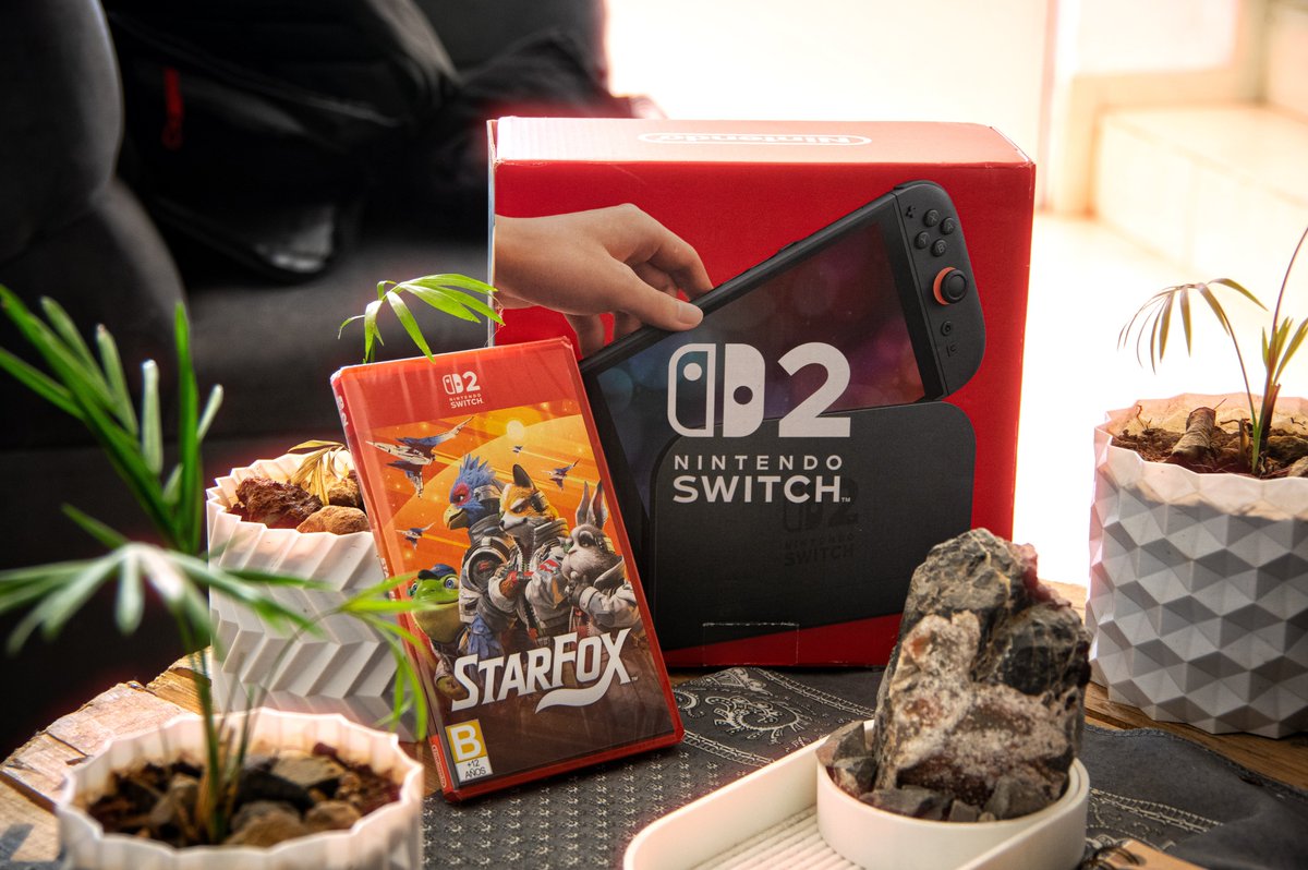 DonTropo's tweet photo. Según yo, iba a aguantar sin problema hasta que saliera el Switch 2 OLED, pero no me esperaba que fueran a anunciar esta belleza, y pues imposible resistirse jaja.

¡Ya llegó! ❤️

🦊🐔🐸🐰

#StarFox #NintendoSwitch2 https://t.co/kxvHt67hgw