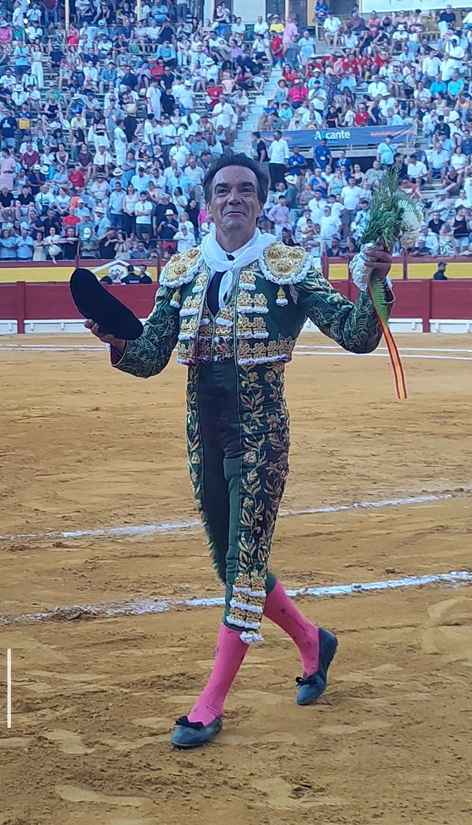 benjamintorresg's tweet photo. Victorino conquista Alicante y El Cid firma una tarde para el recuerdo.
👇🏼👇🏼👇🏼
https://t.co/skLbtD76YA https://t.co/pupgRkNwy1