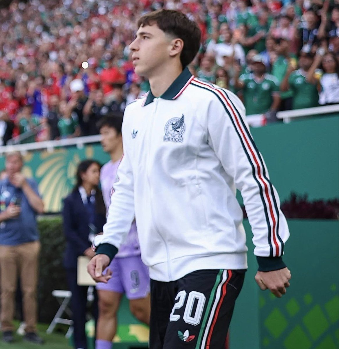 miguel_apt's tweet photo. A sus 22 años, siendo titular, Mateo Chávez debutará en su primera Copa del Mundo con la selección mexicana

Hace unos años que debutaba en Tapatío, la filial de Chivas, y ahora estará en la mayor competición que tiene el fútbol 👏🏼 https://t.co/0dPVF2lYyR
