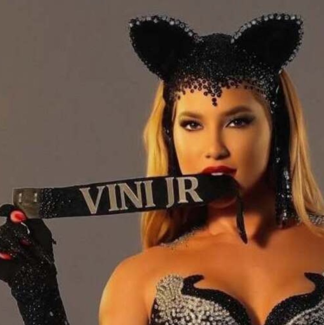 soukaroline_'s tweet photo. Assim agora https://t.co/LTZro4NUpY