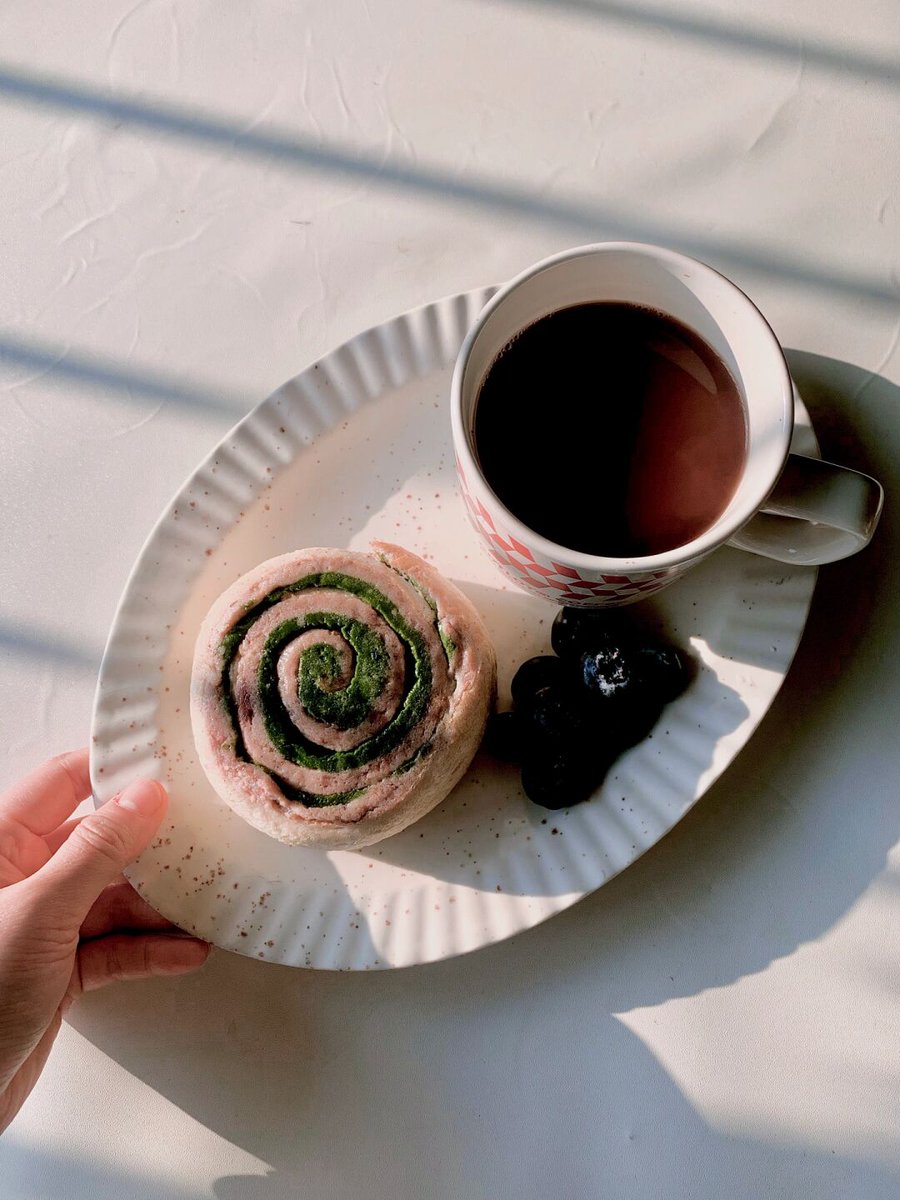 D8fSAZ4P9FHUPAT's tweet photo. Just grabbed a warm veggie wrap with fresh greens and a side of iced matcha for today’s busy afternoon—small, tasty pick-me-up hits so different! https://t.co/C9wmgkjFvm