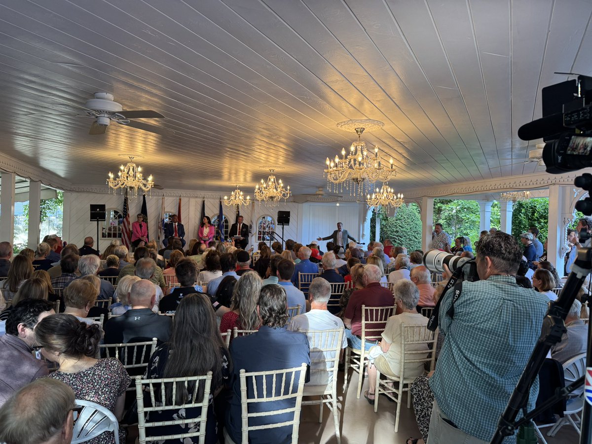 DiLorenzo4NH's tweet photo. Special night in Hampton at the Seacoast Republican Forum.

For too long, our federal delegation has failed working families and communities across New Hampshire. It’s time Granite Staters had real leadership in Washington.

I’ve spent nearly 40 years solving problems, creating jobs, and delivering results. I’ll bring that same accountability, common sense, and business leadership to Congress - and fight for Granite Staters every single day.