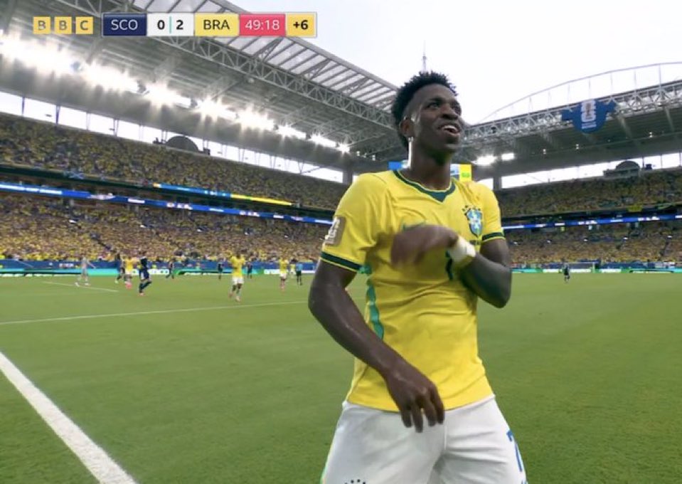 AEVRMCF's tweet photo. Al final el único extraterrestre que vimos hoy fue Don Vinicius Junior ⭐️🔥 https://t.co/flFopQBbnQ