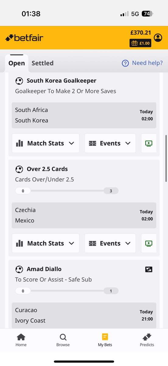SuitedO2's tweet photo. Cash or run ? 
#worldcup https://t.co/ujJgqRSOFV