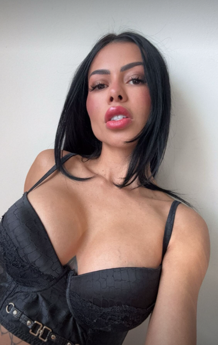 Canela Skin - Would you approach me in public? https://t.co/HJRgoGfafg
