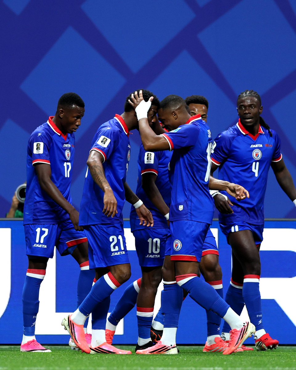 MartinoliCuri's tweet photo. Se despide Haití del Mundial, los números dirán que con 3 derrotas pero nos regalaron un partidazo contra Marruecos y contra Escocia que hubieran ganado si no les robaban.

DE PIE ANTE HAITÍ. 🇭🇹 https://t.co/DcqtkTwqTv