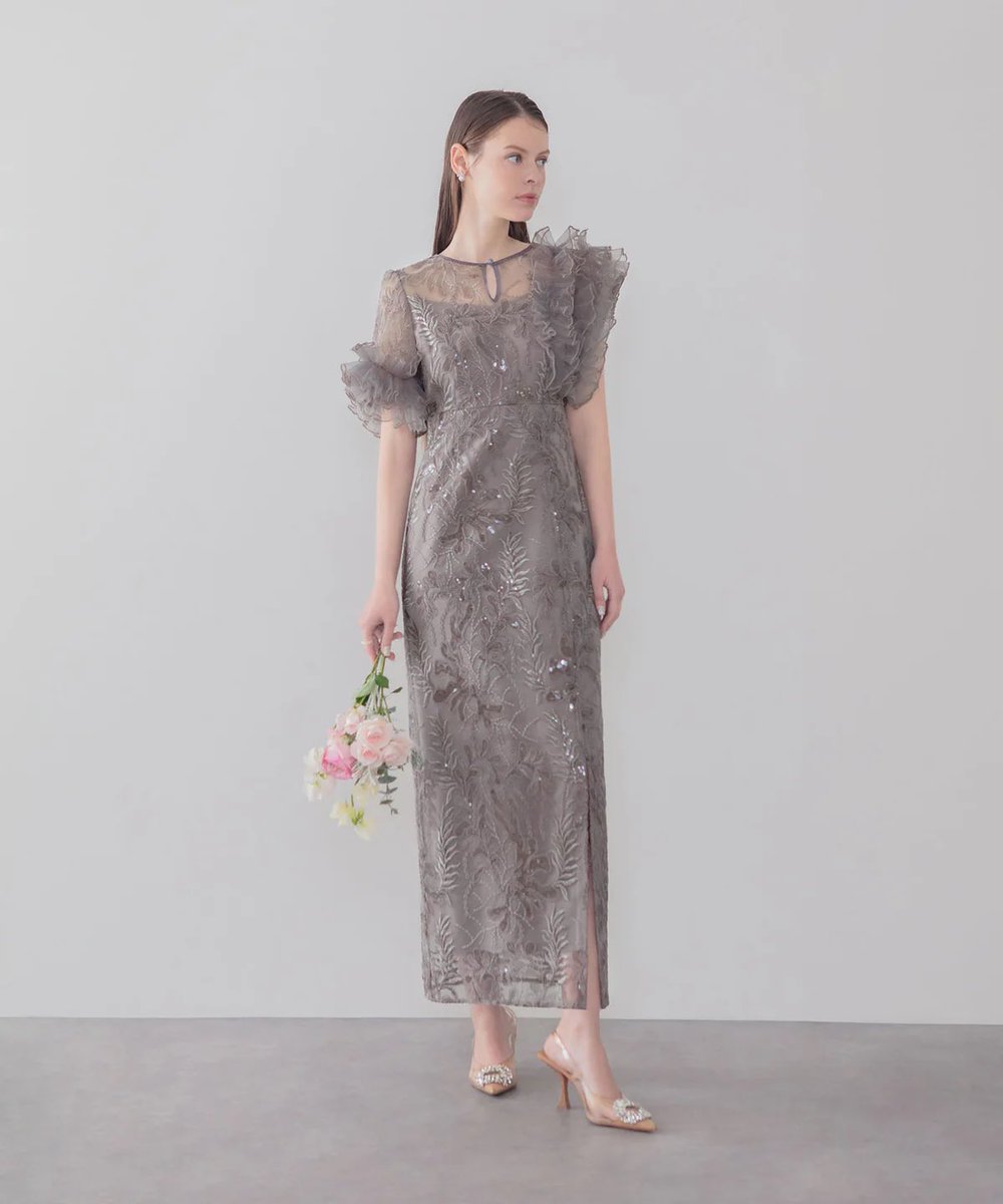 leja__official's tweet photo. 【Recommend dress】

アシンメトリーチュールフリルスパンコールIラインワンピースドレス

¥20,700

Black/Gray
S/M

詳細はこちら▼
https://t.co/0ZJNh8QQYl

#LEJA #オケージョンドレス #結婚式ドレス https://t.co/lIuw8ncsiT