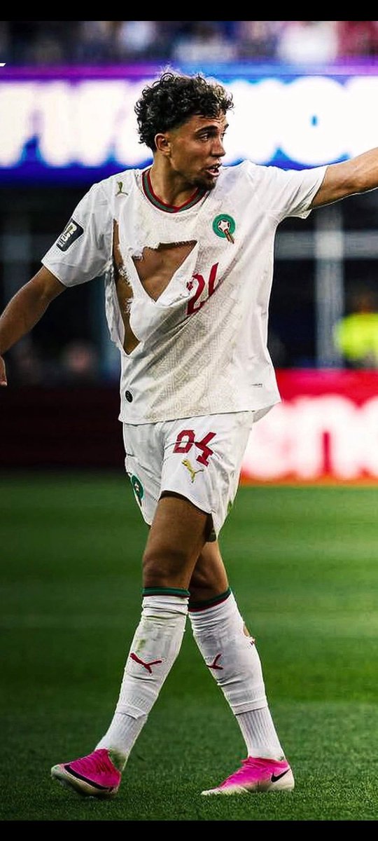 redouanfore's tweet photo. الشراسة و العنفوانية اللتي لعب بها هايتي  غريبة كأنهم يحاربون غير عادية اظن كرغوليا منحت لهم المال https://t.co/XwOyzMjT2j