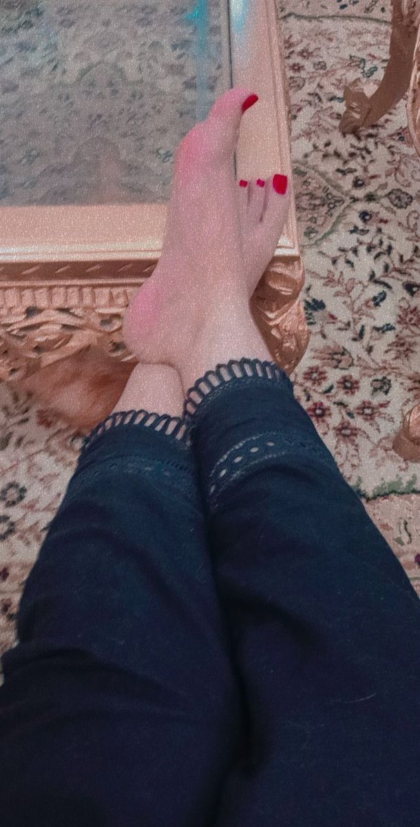 roeqerer's tweet photo. في رجال إذاربطتيه وركعتيه يكشف لك نقاط ضعفه 
وأنا أحب أضغط على النقطة هذي بهدوء لين يتعرا من رجولته ويصير زي الق$حبه عندي #عمتك #كلب #ملكة https://t.co/jhb6K5eZ25