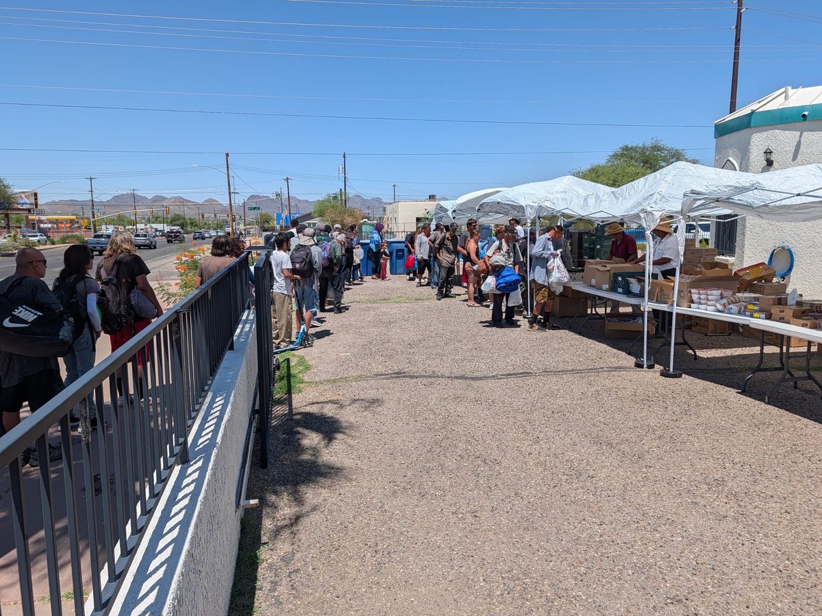 AMCTucson's tweet photo. We were once again blessed to serve our #Tucson community through our weekly hot meals and groceries program. Together, we distributed over 160 hot meals and 3 full pallets of food! Alhamdulillah

Need a meal or groceries? Join us every Tuesday from 11:00 AM – 12:30PM

#freemeals https://t.co/KyLNj9sQWP