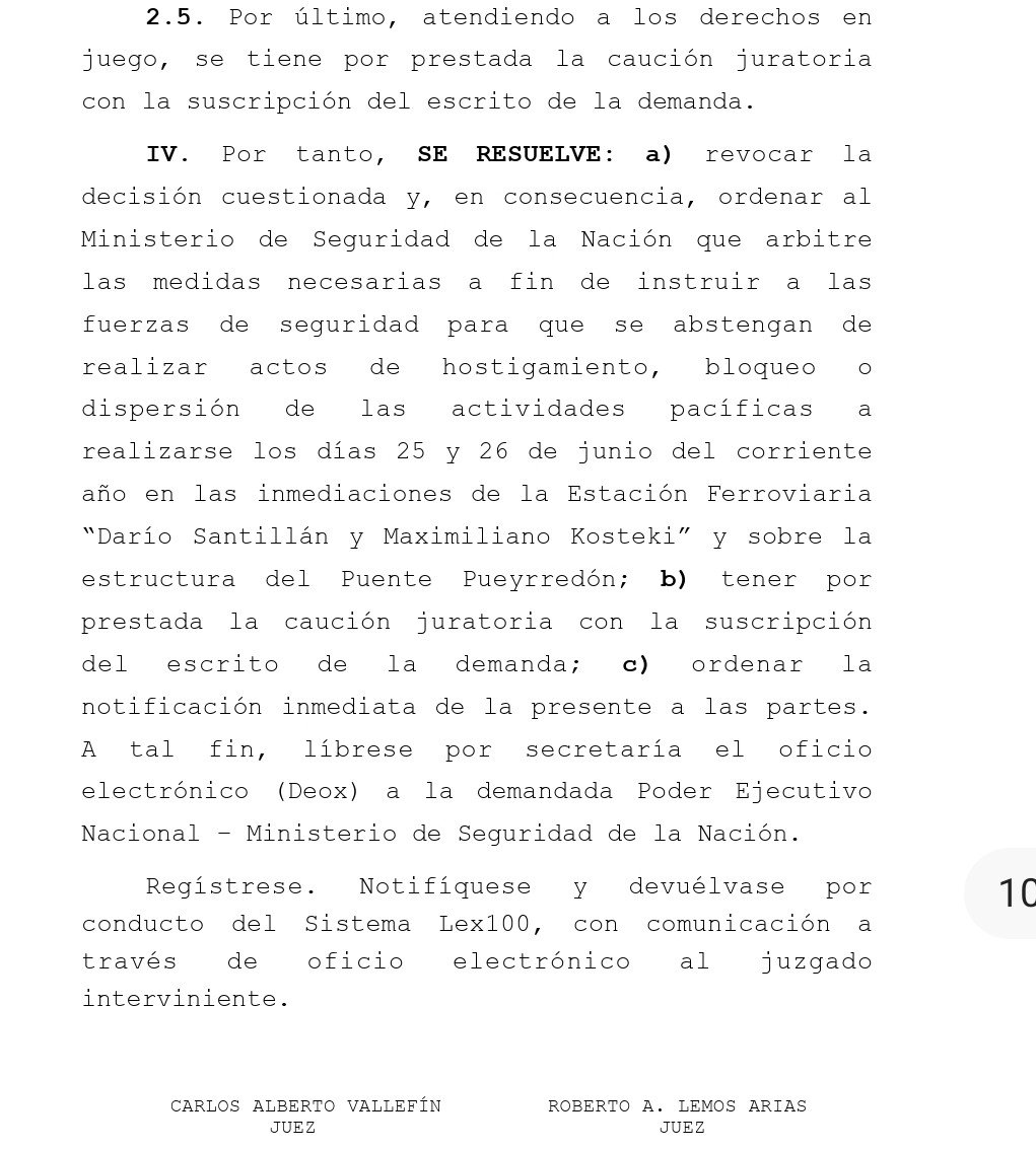 LucianaBertoia's tweet photo. 🔴 La Cámara Federal de La Plata le ordenó al Ministerio de Seguridad que no hostigue, bloquee ni disperse las manifestaciones pacíficas que se harán mañana y pasado por un nuevo aniversario de los asesinatos de Darío y Maxi. https://t.co/EKJVgOdiMl
