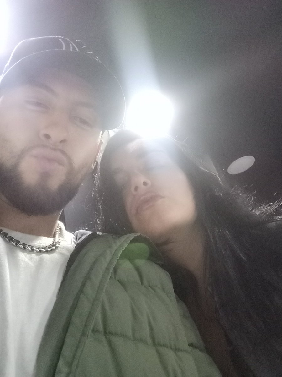 pareja sw tweet media