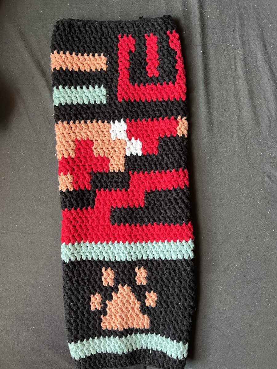 PChuuba's tweet photo. #5hikiMiyo5hino Happy not-birthday! I wanted to doodle something, but never got the time to get around to do it. I promise one day, these lazy bones will get something done. In the meantime, i dont think ive shown you, but look at this cool sleeve my wife made for me! https://t.co/lwqZujHBmR