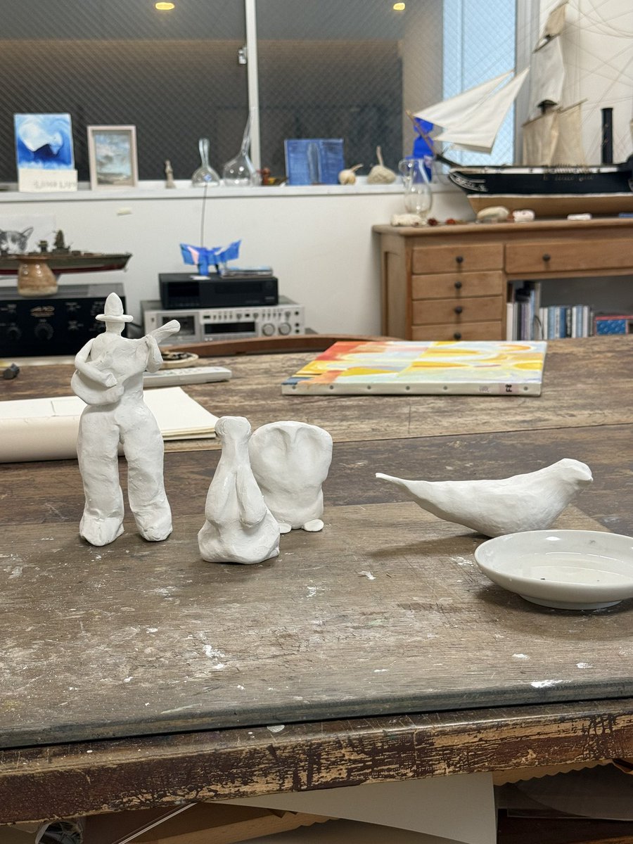 個人作品　札束風呂 粘土　小学生が作った作品です。 紙粘土でなんかやってる。