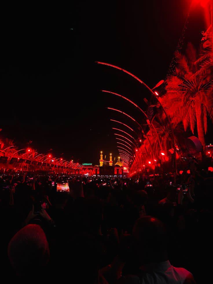 Sarehnazri's tweet photo. امشبی را شــــه دین در حرمش مهمان است
ظهــــر فــــردا
بدنــــش زیر ســــم اسبان است
مـکن ای صبـح طـلوع.. 
مـکن ای صبـح طـلوع💔
#یا_لثارات_الحسین https://t.co/ZOeUE9h0z9