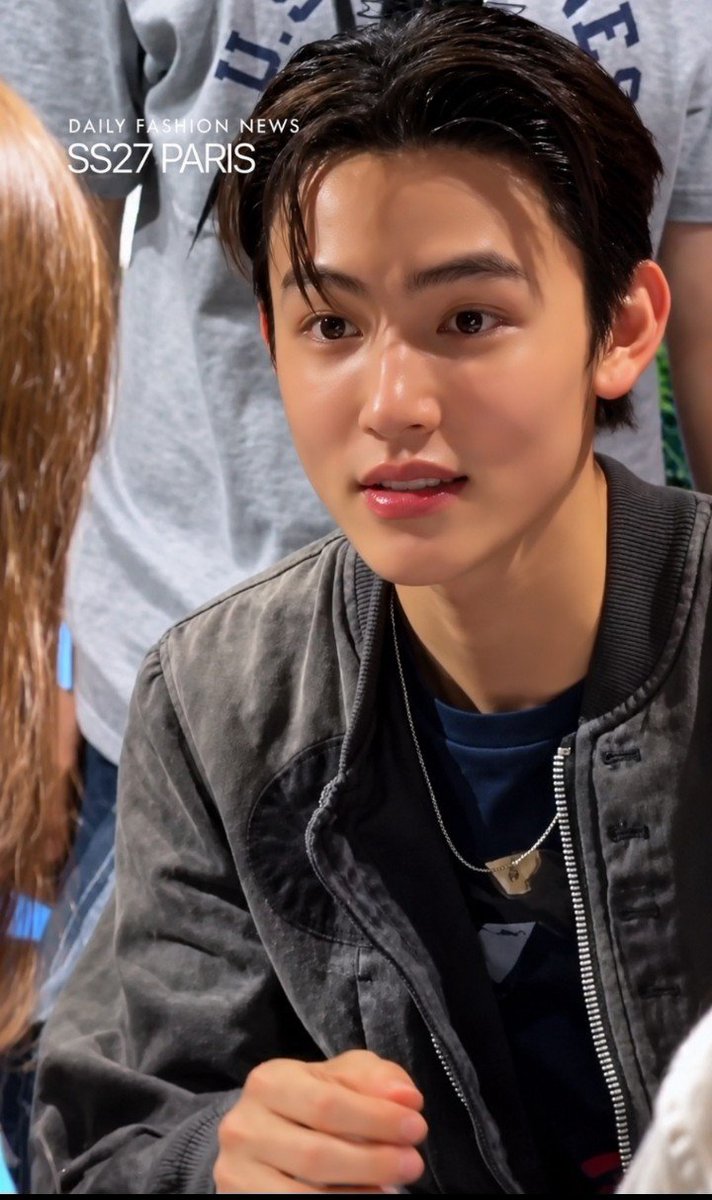 scathryy's tweet photo. seonghyeon at fansign
© dailyfashion_news https://t.co/KA13HzPKZ9